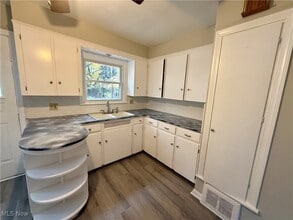 1055 Whittier Ave in Akron, OH - Building Photo - Building Photo