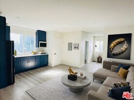 6224 1/2 De Longpre Ave in Los Angeles, CA - Building Photo