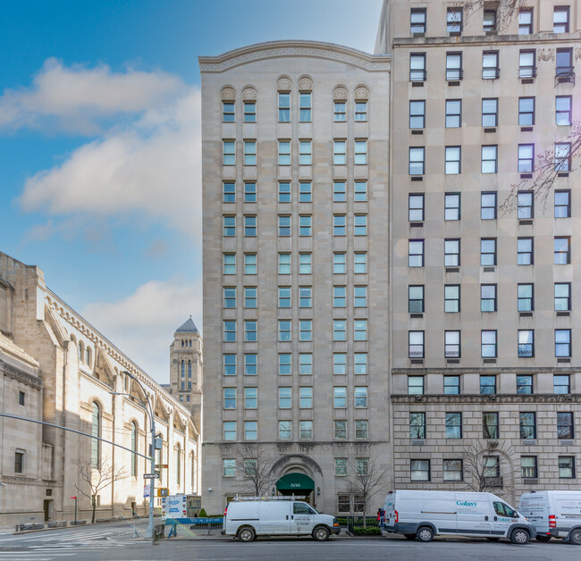 838 Fifth Ave in New York, NY - Building Photo - Building Photo