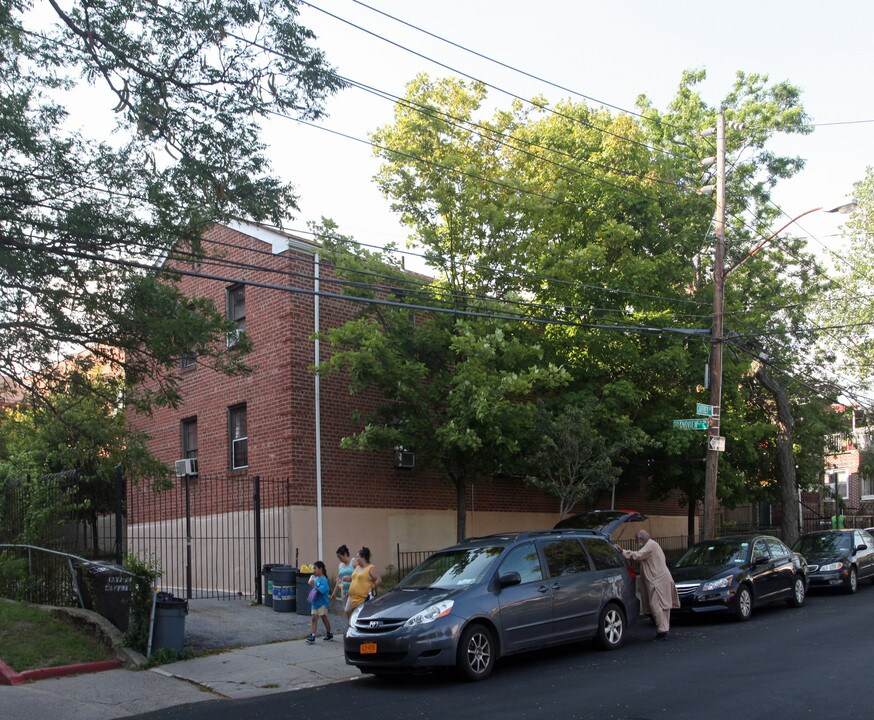 13-24 Caffrey Ave in Far Rockaway, NY - Building Photo