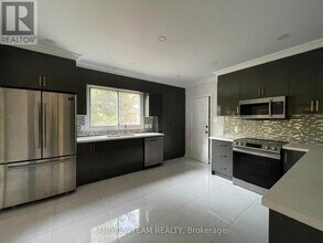 3 Church St S in Richmond Hill, ON - Building Photo - Building Photo