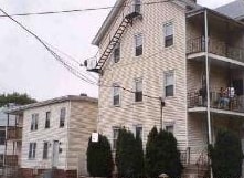 6 Fletcher St in Central Falls, RI - Foto de edificio