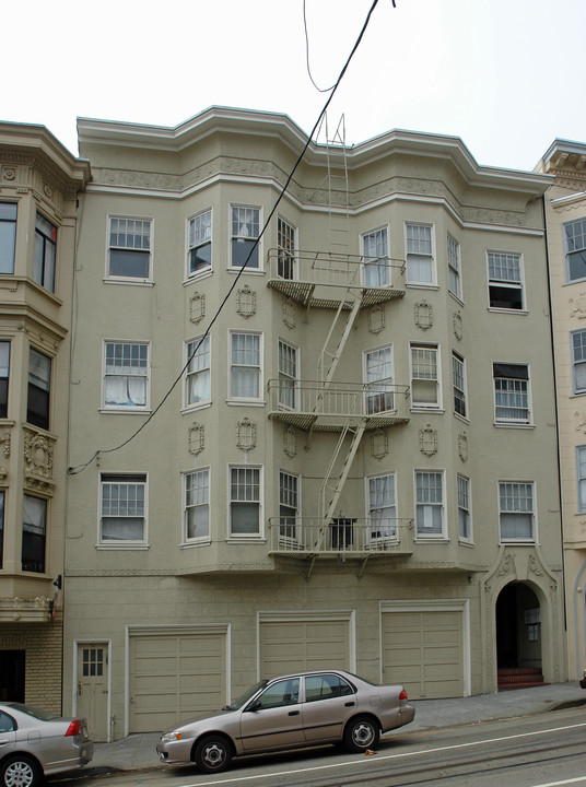 1075 Washington St in San Francisco, CA - Building Photo