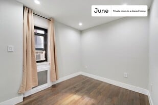 Room in Shared 3 bed/1 bath home in New York, NY - Building Photo