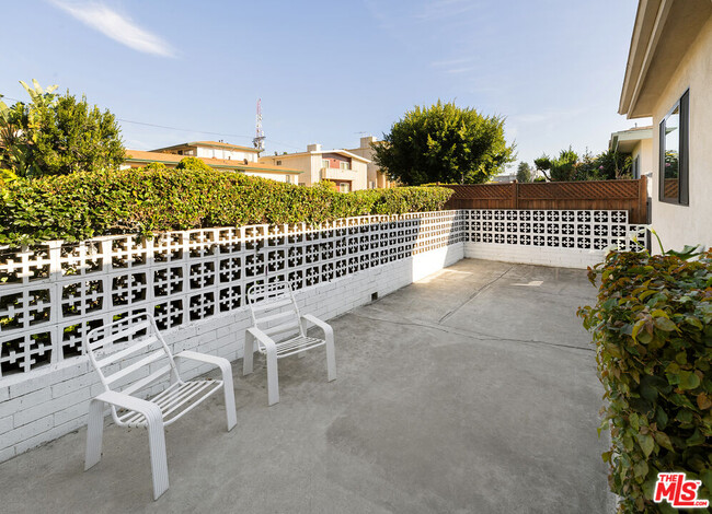1635 Colby Ave in Los Angeles, CA - Building Photo - Building Photo