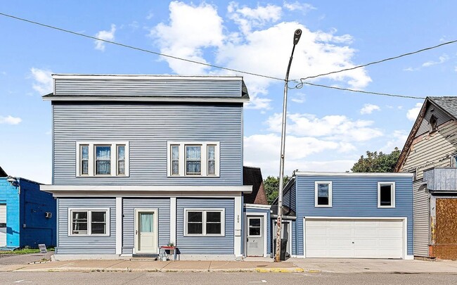 208 S 2nd St, Unit Upper