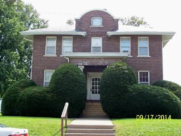 1535 W Pleasant St in Davenport, IA - Building Photo