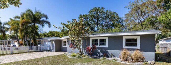 property at 4717 W Leila Ave