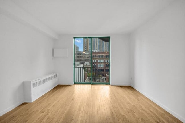 210-220 E 22nd St in New York, NY - Building Photo - Building Photo