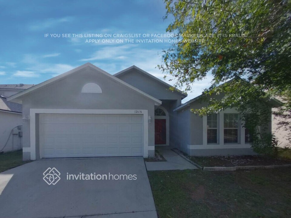 12636 Lake Vista Dr in Gibsonton, FL - Building Photo