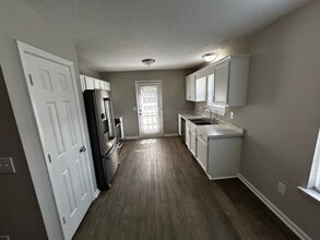 526 Cedar Park Cir in La Vergne, TN - Building Photo - Building Photo