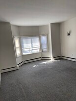 654 Alden St, Unit 2 in Fall River, MA - Building Photo