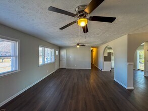 1622 Grandview Dr in Fayetteville, NC - Building Photo - Building Photo