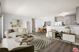 18530 Hatteras St in Los Angeles, CA - Building Photo