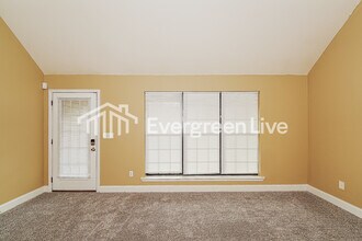 548 Woodhill Cove Dr in Bessemer, AL - Building Photo - Building Photo