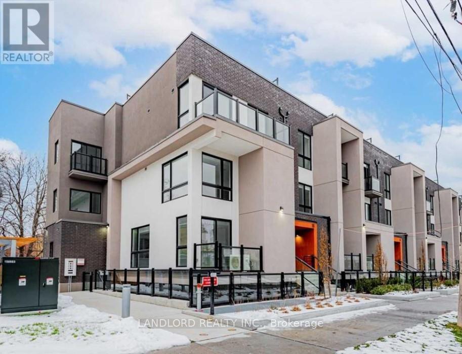 16-16 Marquette Ave in Toronto, ON - Building Photo