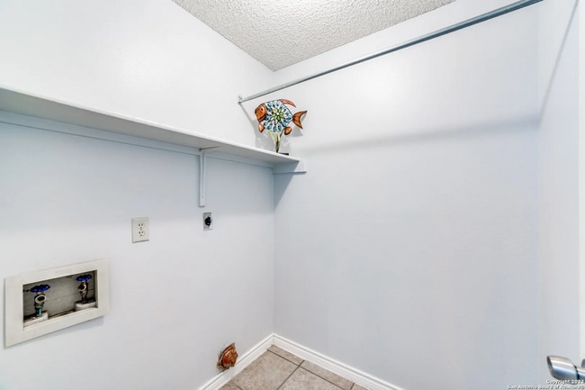 7921 Santa Catalina in San Antonio, TX - Building Photo - Building Photo