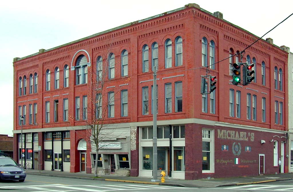 Wilson Hotel Apartments in Anacortes, WA - Building Photo