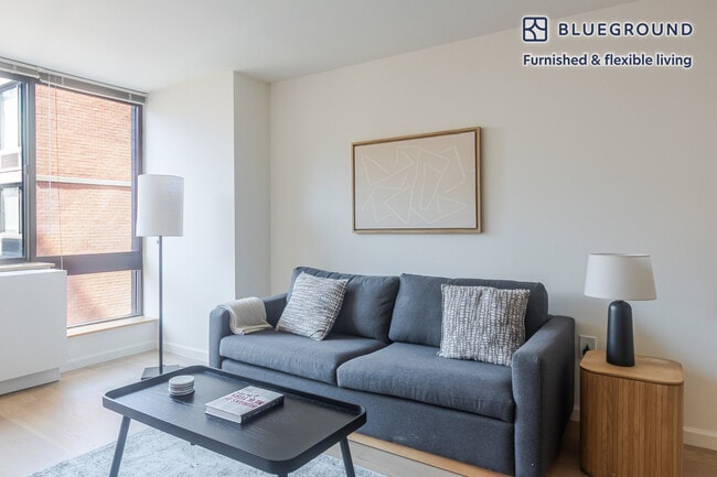 255 W 94th St in New York, NY - Foto de edificio - Building Photo