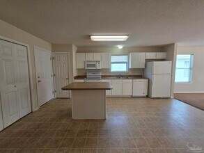 10552 Wilderness Ln in Pensacola, FL - Building Photo - Building Photo
