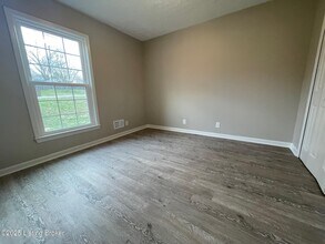 7308 Buffington Ct in Louisville, KY - Building Photo - Building Photo