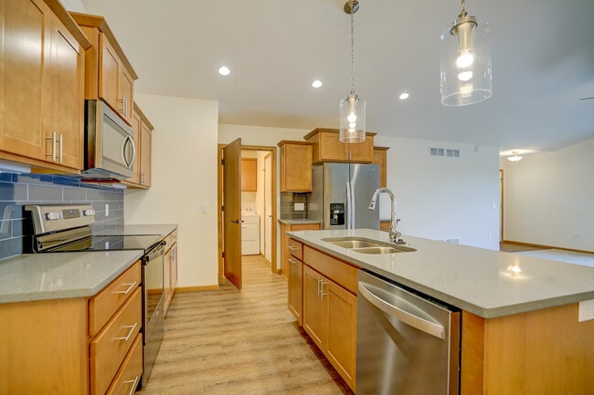 400 Odyssey Ct in Oregon, WI - Building Photo - Building Photo