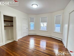 40 Brackett St, Unit 1 in Boston, MA - Building Photo - Building Photo