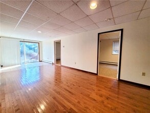 196 Angell Rd in Lincoln, RI - Building Photo - Building Photo