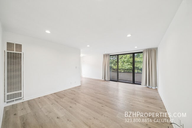 7548 Hampton Ave in West Hollywood, CA - Building Photo - Building Photo