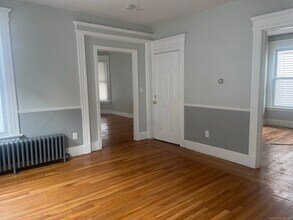 105 Brownell St, Unit 2 in New Haven, CT - Building Photo - Building Photo