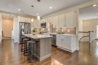 107 Warren St, Unit 107 in Medford, MA - Building Photo - Building Photo