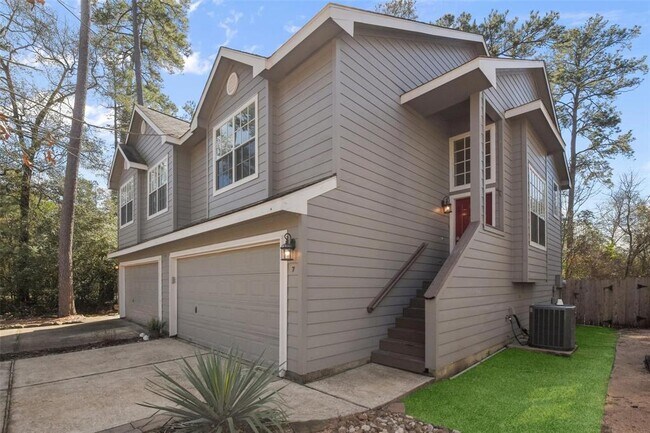 property at 7 S Villa Oaks Dr