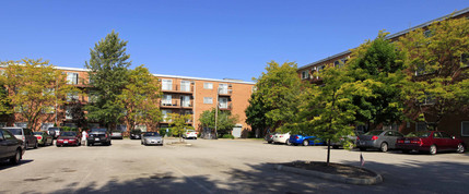 Beechmont Towers in Beachwood, OH - Foto de edificio - Building Photo