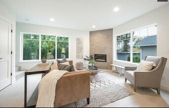 6252 52nd Ave NE in Seattle, WA - Building Photo - Building Photo