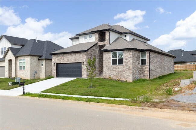 1121 Whistler St in Centerton, AR - Foto de edificio - Building Photo