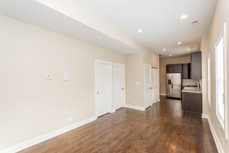 1617 N Fairfield Ave in Chicago, IL - Foto de edificio - Building Photo