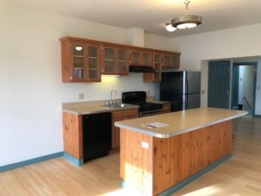 165 Main St in Vergennes, VT - Building Photo - Building Photo