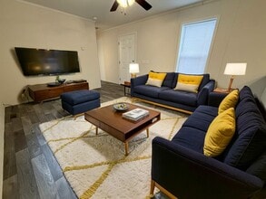 15323 Enchante Dr in Clinton Township, MI - Building Photo - Building Photo