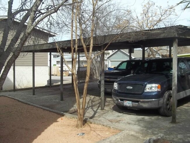 property at 706 W 34th St