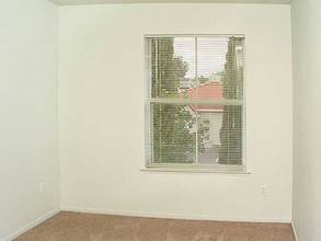 Eden Palms Apartments in San Jose, CA - Building Photo - Interior Photo