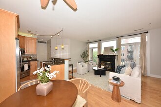 1515 N Van Buren St in Milwaukee, WI - Building Photo - Building Photo