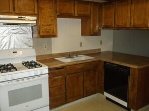 431 W Church Ave in Ridgecrest, CA - Foto de edificio - Building Photo