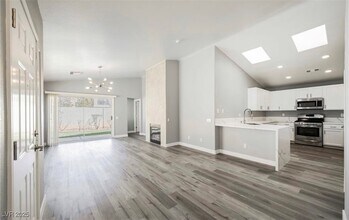 250 Summit Vista St in Henderson, NV - Building Photo - Building Photo