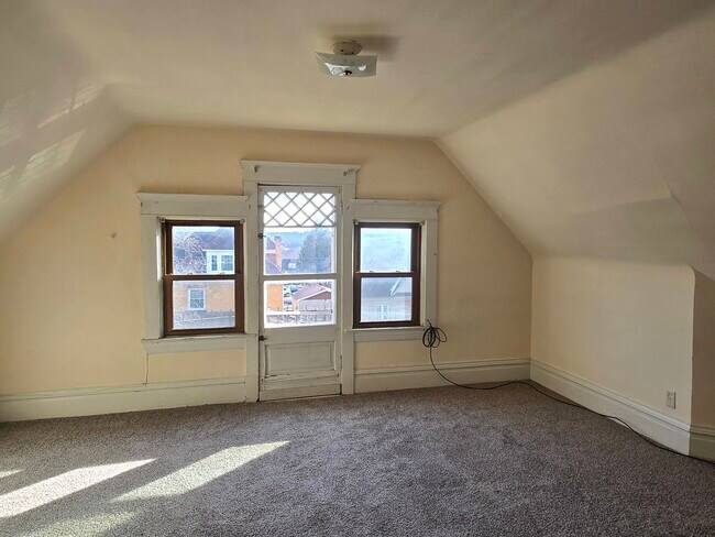 544 E Pearl St in Butler, PA - Building Photo - Building Photo