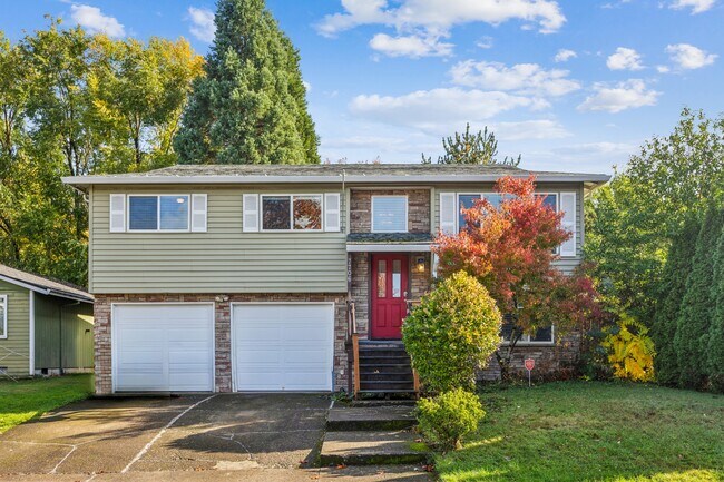 7706 SE 104th Ave in Portland, OR - Foto de edificio - Building Photo