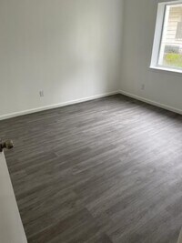 2002 N Wayside Dr photo'