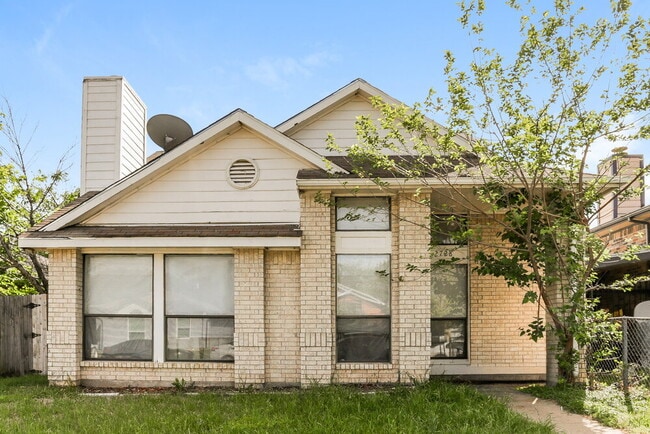 property at 2728 Oak Bend Ln