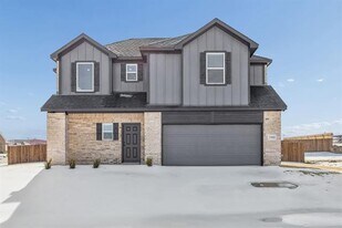 2900 Woodbrook Dr in Sherman, TX - Building Photo