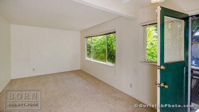 838 Roble Ave-Unit -4 in Menlo Park, CA - Foto de edificio - Building Photo
