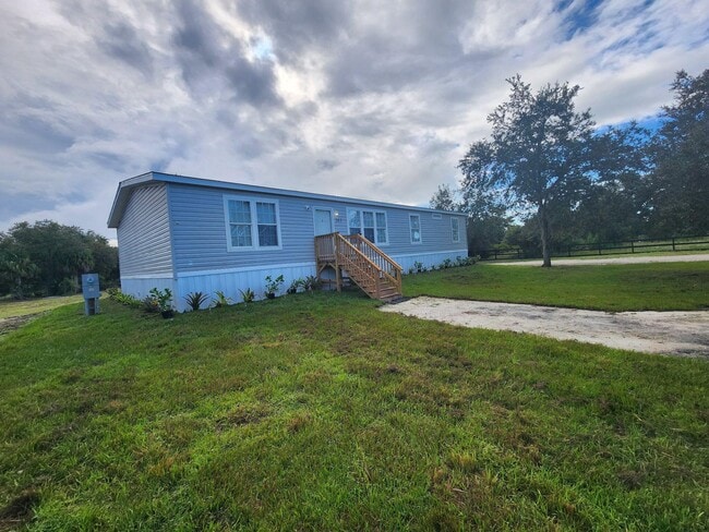property at 165 S Zambria St